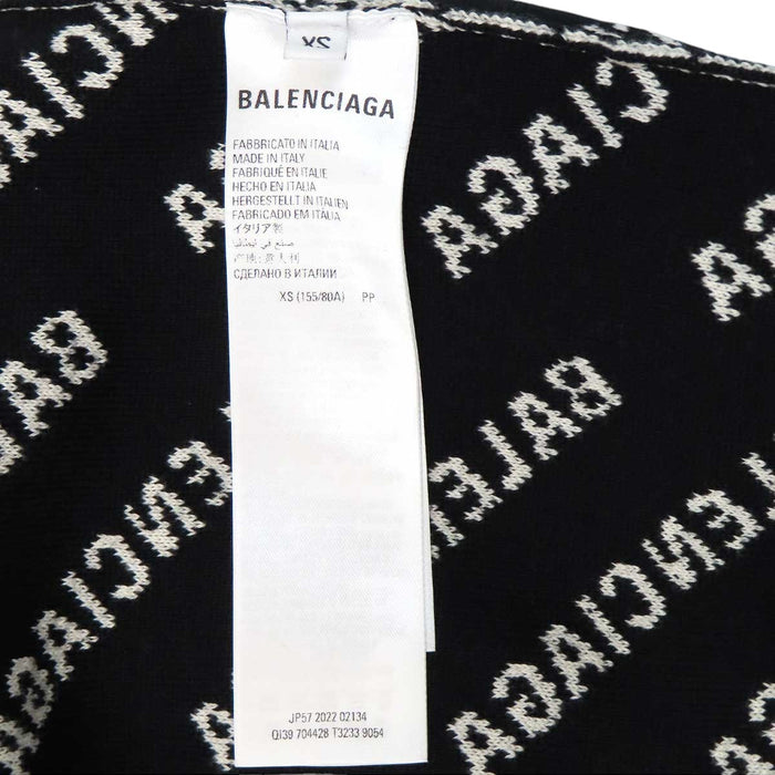 BALENCIAGA 
総柄 
オールオーバー ロゴ ニット
