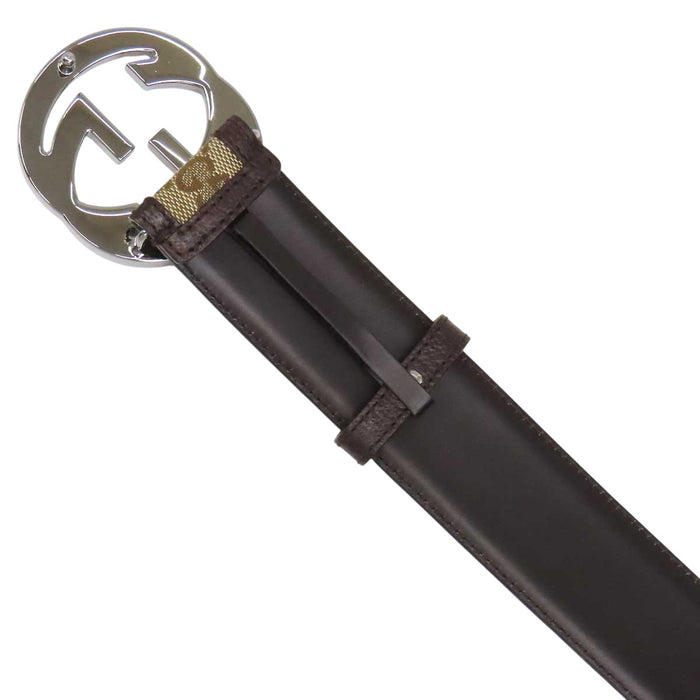 GUCCI 
Logo silver-tone metal 
Interlocking G buckle GG canvas leather belt