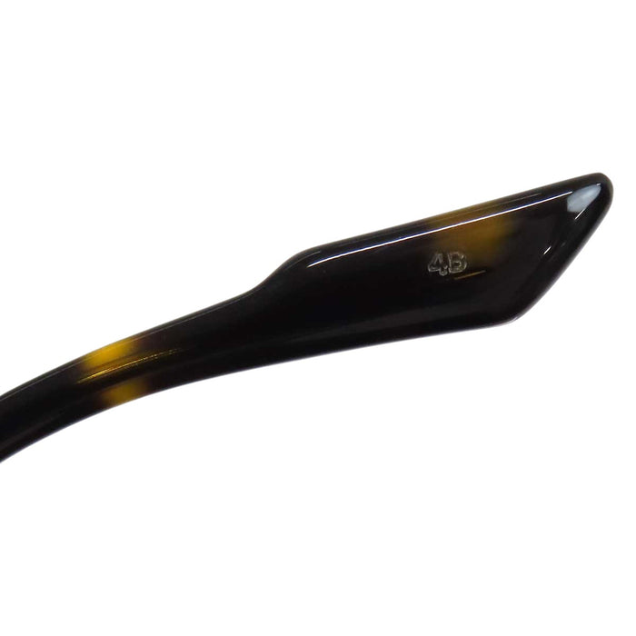 GUCCI 
Web stripe logo 
Interlocking G eyewear