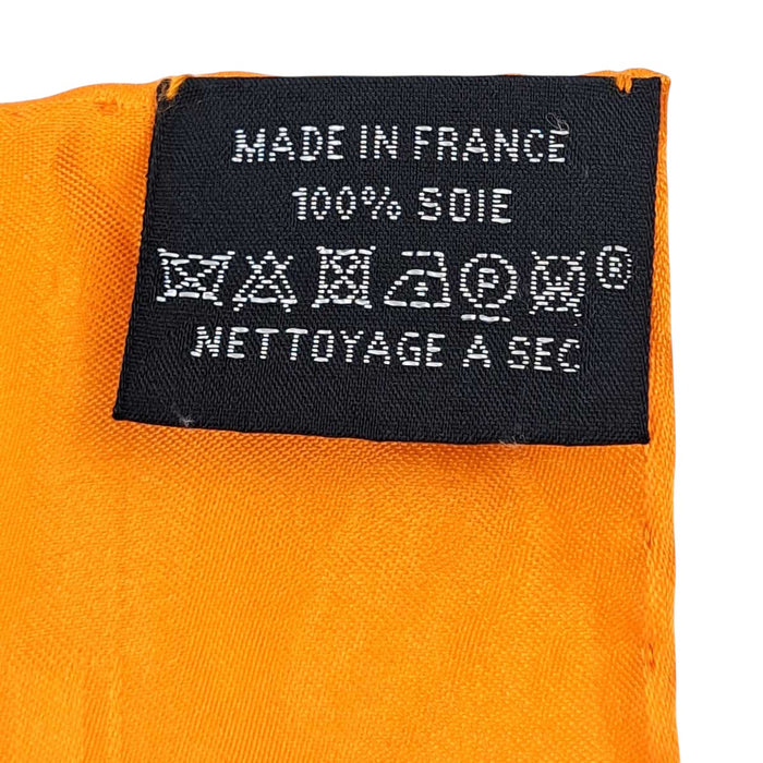 HERMES 
Logo ash silk petit carré 
Carré 45 H-pattern scarf