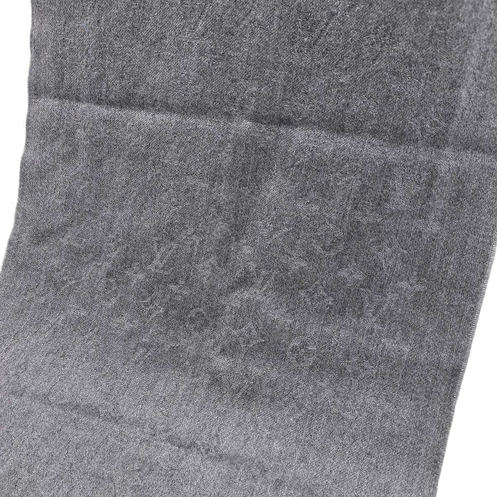 LOUIS VUITTON 
LV logo all-over pattern 
Echarpe Monogram cashmere scarf