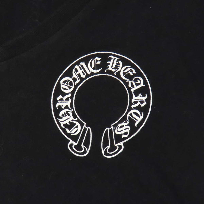 CHROME HEARTS 
Hairy Cross CH V-Neck Cotton 
Horseshoe Print T-Shirt