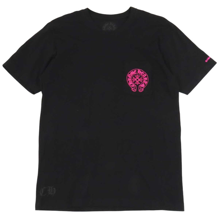 CHROME HEARTS 
CH スクロールラベル ロゴ コットン クルーネック 
ホースシュー プリント Tシャツ