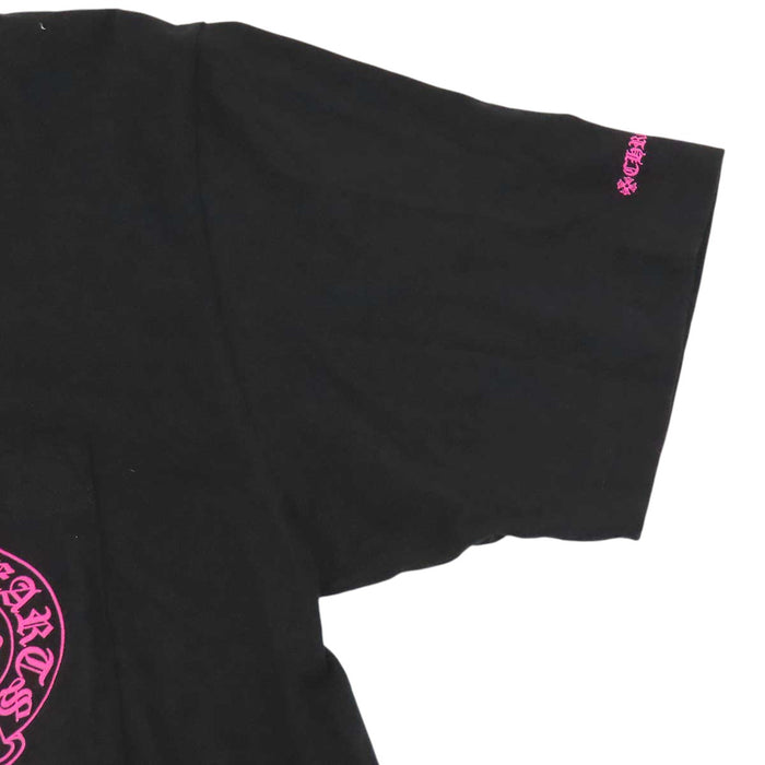 CHROME HEARTS 
CH スクロールラベル ロゴ コットン クルーネック 
ホースシュー プリント Tシャツ