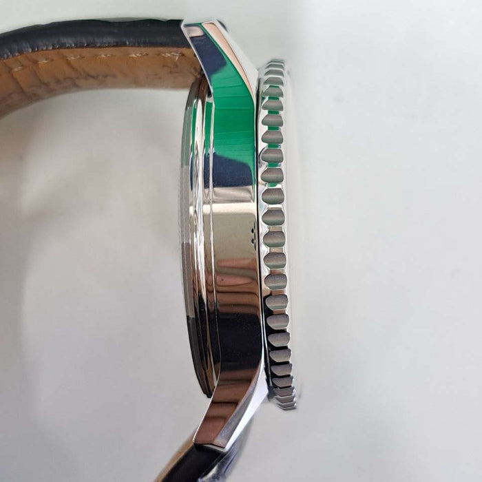 【WHOLESALES】
BREITLING 
AB0127 
ナビタイマー01 
箱　ギャランティ　純正尾錠×1