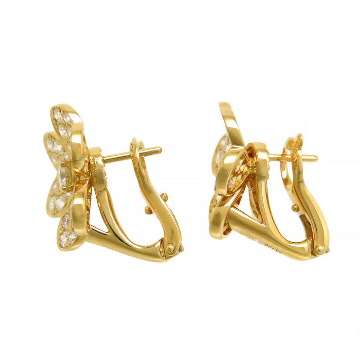 Van Cleef & Arpels
Frivole earrings, small model, diamonds