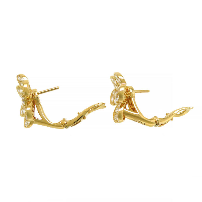 Van Cleef & Arpels
Frivole earrings, small model, diamonds
