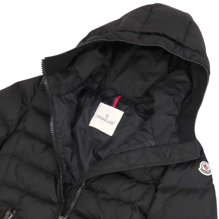 MONCLER 
ロゴ ワッペン ナイロン 
TALEV タレヴ ダウンコート