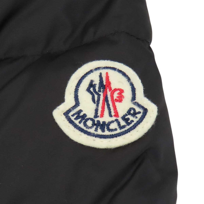 MONCLER 
ロゴ ワッペン ナイロン 
TALEV タレヴ ダウンコート