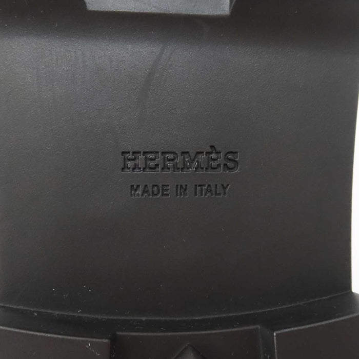 HERMES 
ケリーバックル シープスキン レザー シルバーカラーバックル 
アイコン モカシン