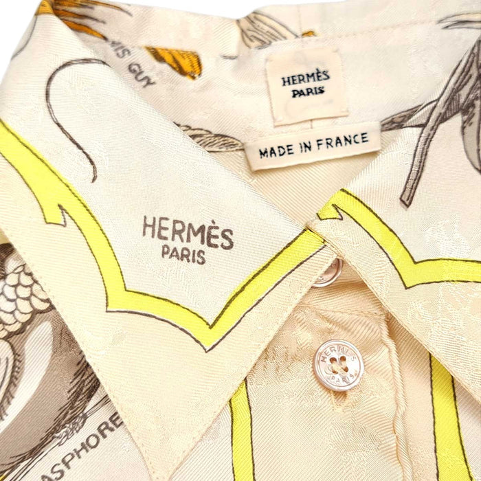 HERMES 
ロゴボタン 島々の鳥 スカーフ柄 
Les Oiseaux des Iles シルク シャツ