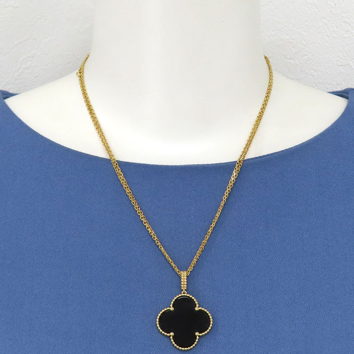 Van Cleef & Arpels 
Magic Alhambra Long Necklace