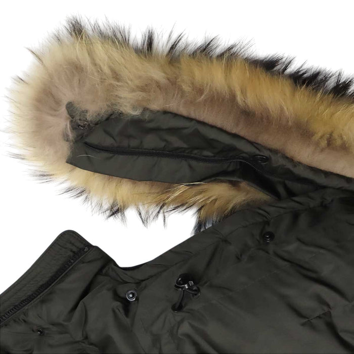 MONCLER 
クロエ ファー付き ロゴ ワッペン ナイロン ロング 
KHLOE ダウンコート