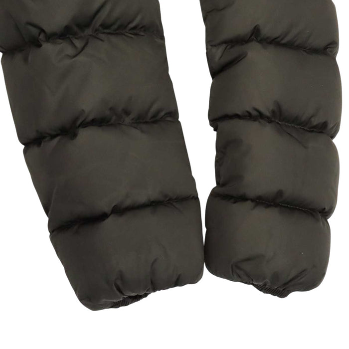 MONCLER 
クロエ ファー付き ロゴ ワッペン ナイロン ロング 
KHLOE ダウンコート