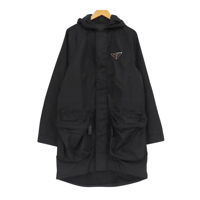 PRADA 
デカトライアングルロゴ ビッグ メタルプレート フーテッド 
RE-NYLON トライアングルロゴ ロングジャケット
