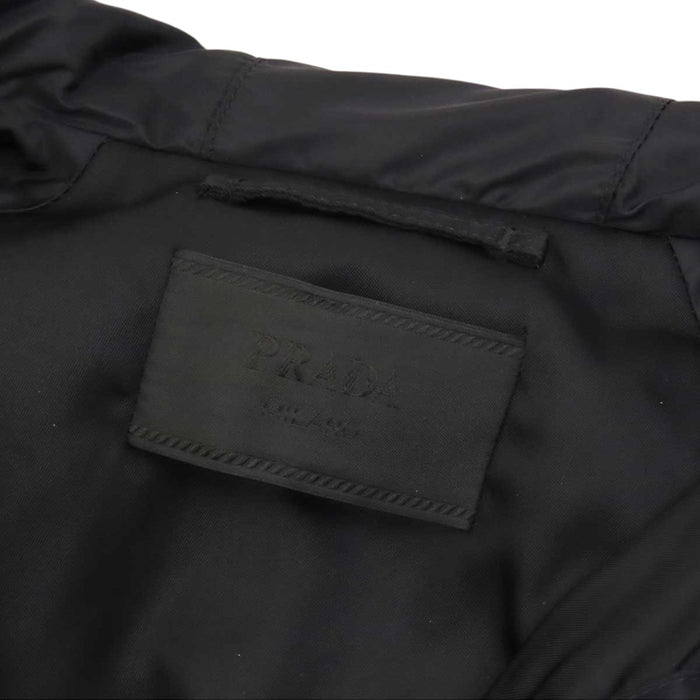 PRADA 
デカトライアングルロゴ ビッグ メタルプレート フーテッド 
RE-NYLON トライアングルロゴ ロングジャケット