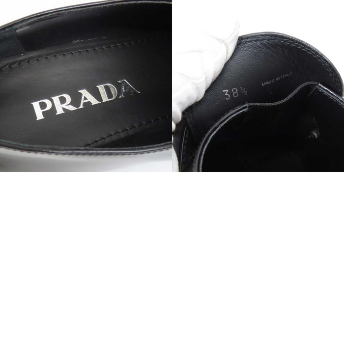 PRADA 
トライアングルロゴ 三角プレート 
チョコレート ブラッシュド レザー ローファー