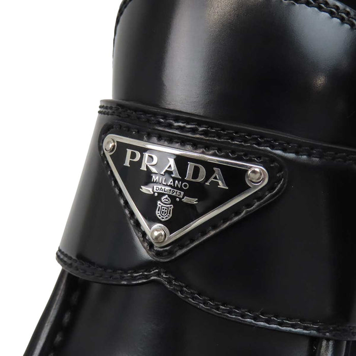 PRADA 
トライアングルロゴ 三角プレート 
チョコレート ブラッシュド レザー ローファー