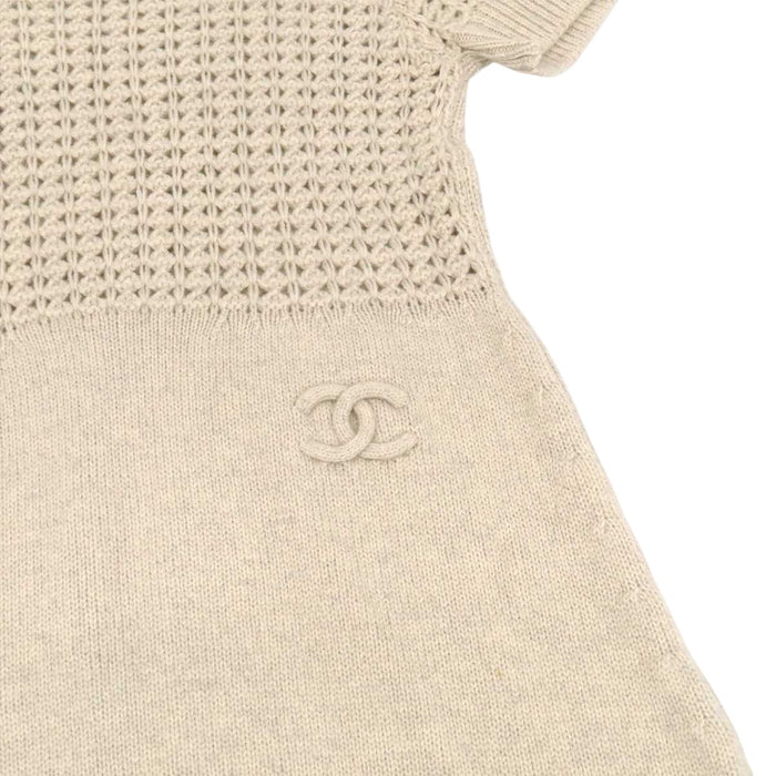 CHANEL 
09A COCO CC ロゴ ウール カシミヤ 
ココマーク ニット ショートスリーブ ワンピース 
シャネルスポーツ