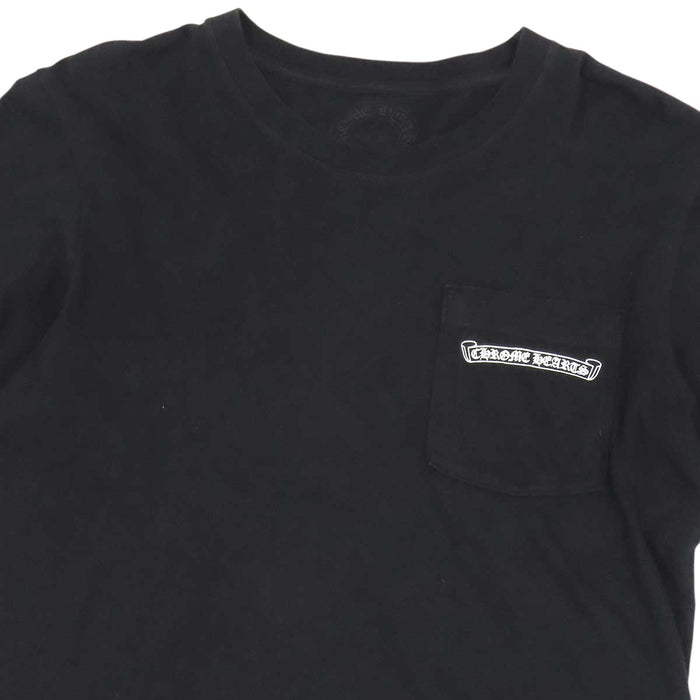 CHROME HEARTS 
CH コットン クルーネック 
スクロールラベル 袖ロゴ ロングスリーブ Tシャツ