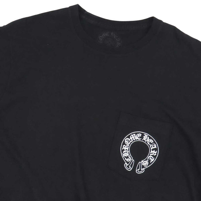 CHROME HEARTS 
CH T-BAR スクロールラベル バックプリント クルーネック 
Tバー ホースシュー 半袖 Tシャツ