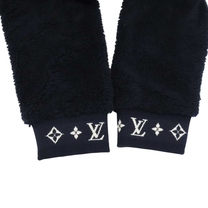 LOUIS VUITTON 
ロゴ ワッペン ジップアップ ゴールドカラー金具 ジップアップ 
モノグラム フリース ボア ブルゾン