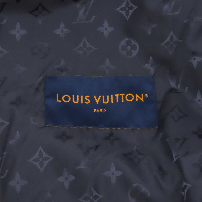 LOUIS VUITTON 
ロゴ ワッペン ジップアップ ゴールドカラー金具 ジップアップ 
モノグラム フリース ボア ブルゾン