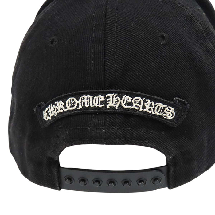 CHROME HEARTS 
クロスボール CHプラス スクロールラベル ロゴ 刺繍 コットン 
ホースシュー CHプラス ベースボール キャップ