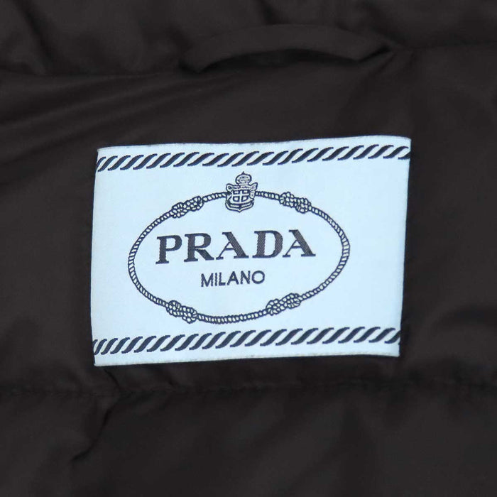 PRADA 
フード ナイロン 
トライアングルロゴ ダウンジャケット