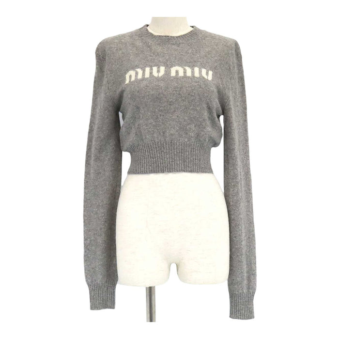 MIUMIU 
ウール カシミヤ混 クルーネック 
ロゴ クロップド ニット