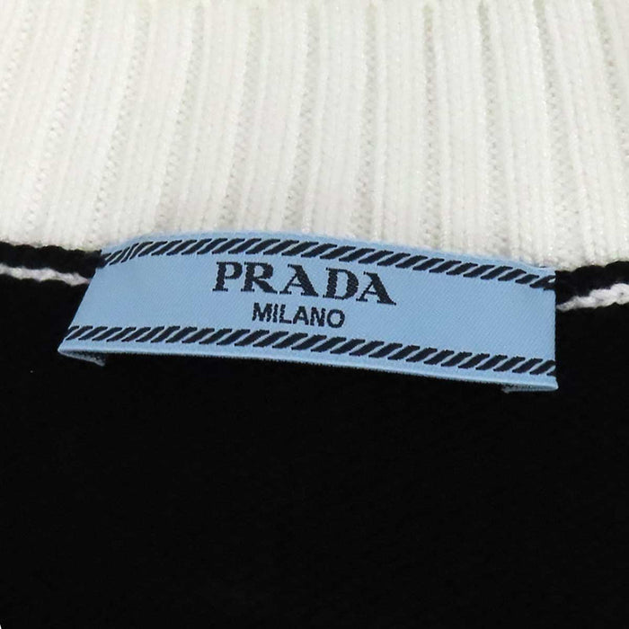 PRADA 
ロゴ 刺繍 Vネック 
クロップド コットン カーディガン