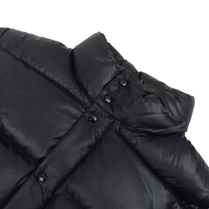 MONCLER 
FRGMT ワッペン ハイネック ナイロン 2023年製 
AMARANTH ダウンジャケット 
モンクレールジーニアス