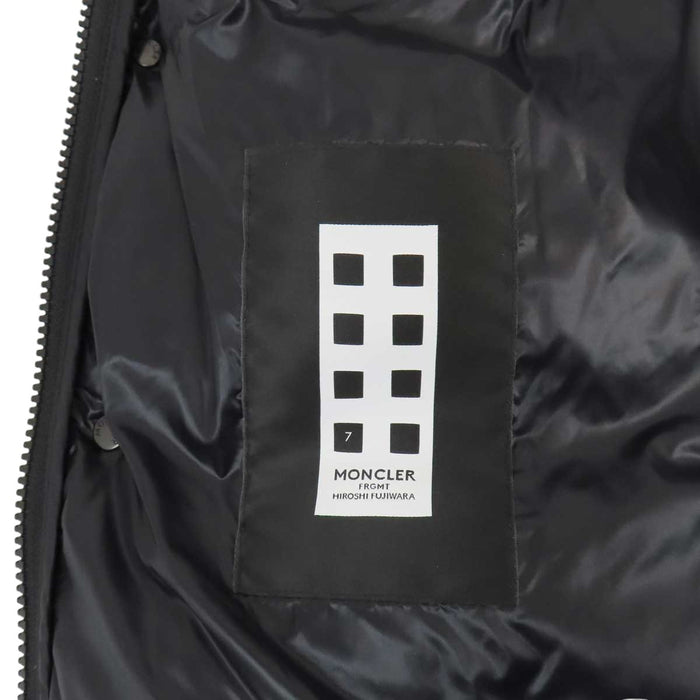 MONCLER 
FRGMT ワッペン ハイネック ナイロン 2023年製 
AMARANTH ダウンジャケット 
モンクレールジーニアス
