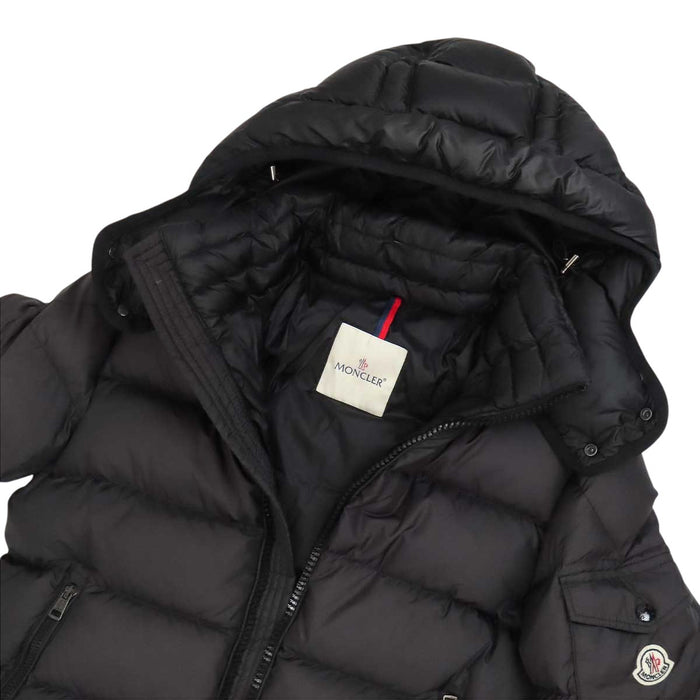 MONCLER 
ヒマレイ ワッペン ナイロン 
HYMALAY ダウンジャケット