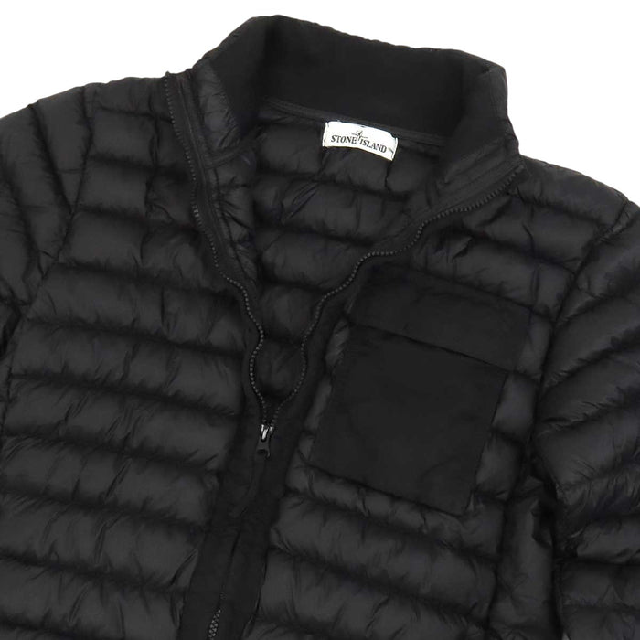 STONE ISLAND 
Stone Island ロゴ ワッペン ダブルジップ ハイネック ナイロン 
ダウンジャケット