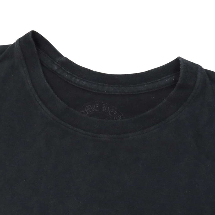 CHROME HEARTS 
Scroll label FUCK YOU pocket cotton crew neck 
Horseshoe Hairy Cross T-shirt