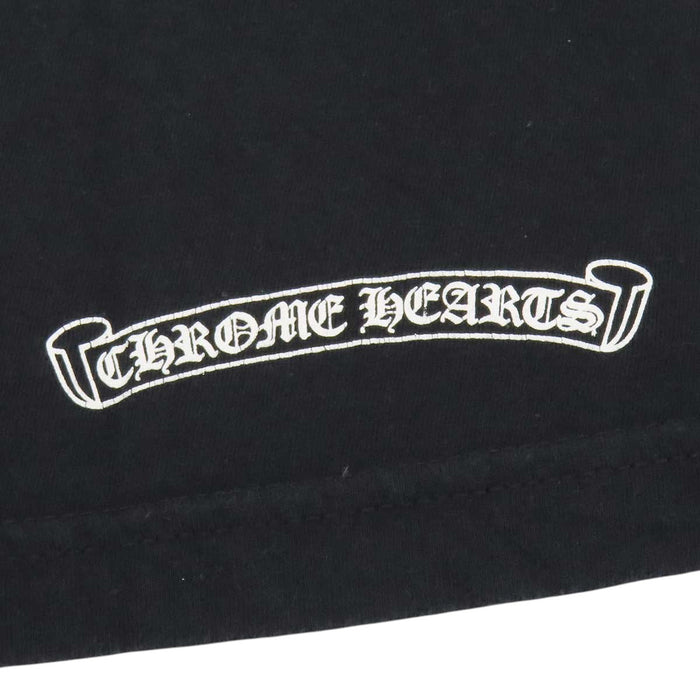 CHROME HEARTS 
Scroll label FUCK YOU pocket cotton crew neck 
Horseshoe Hairy Cross T-shirt
