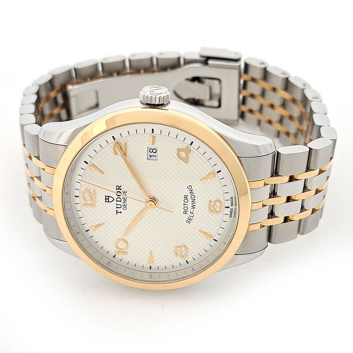 TUDOR 
チュードル 1926 
箱ギャラ付