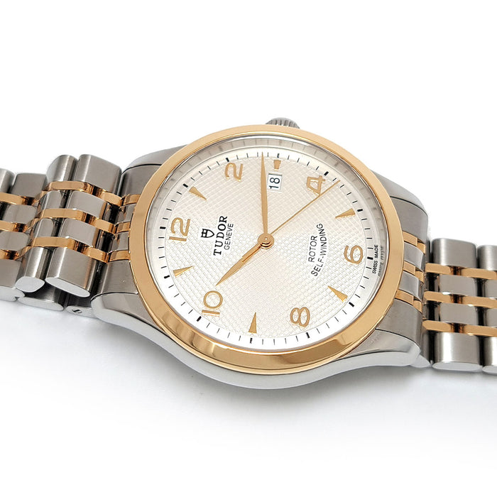 TUDOR 
チュードル 1926 
箱ギャラ付