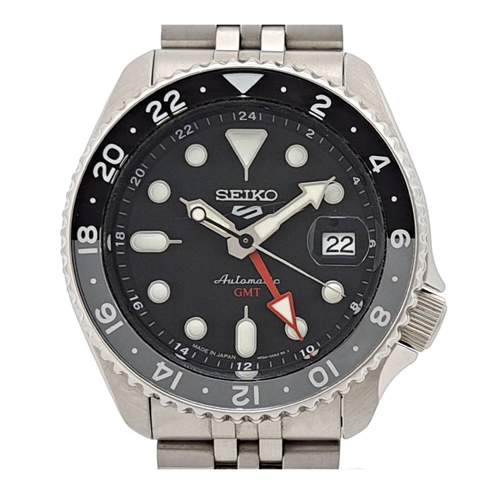 SEIKO 
5 Sports série SKX 
avec boîte et papiers