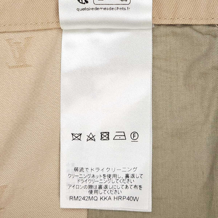 LOUIS VUITTON 
レザーパッチ コットン RM242MQ KKA HRP40W 
LV ロゴ 総柄 パンツ