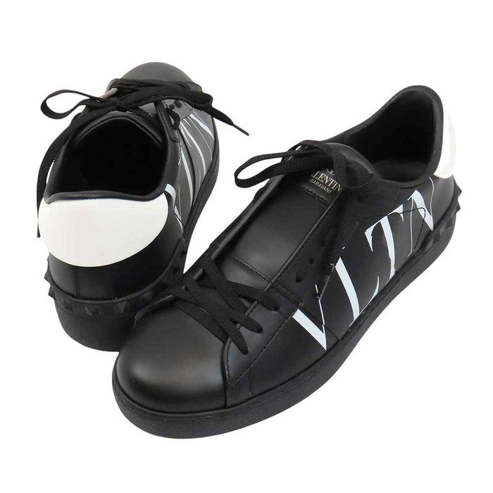 VALENTINO 
ロックスタッズ ロゴ ローカット レザー レースアップ 
VLTN オープン スニーカー