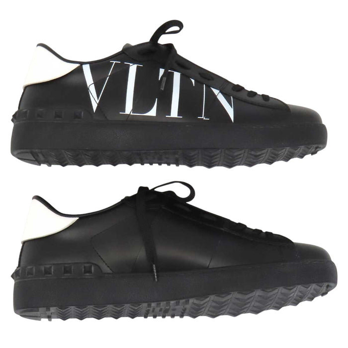 VALENTINO 
ロックスタッズ ロゴ ローカット レザー レースアップ 
VLTN オープン スニーカー