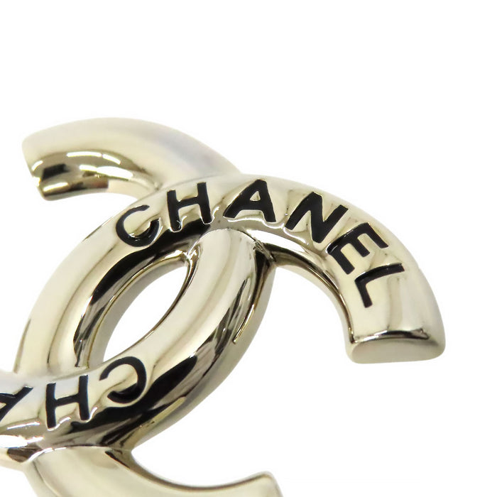 CHANEL 
COCO CC logo light gold-tone metal B25C 
Coco logo earrings