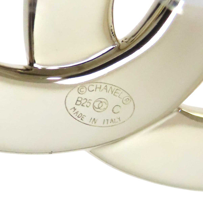 CHANEL 
COCO CC logo light gold-tone metal B25C 
Coco logo earrings
