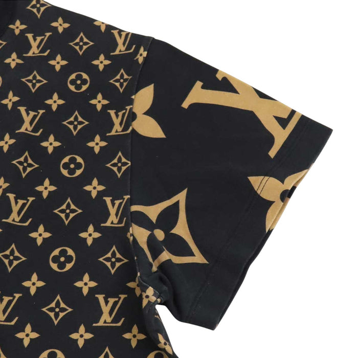 LOUIS VUITTON 
All-over LV logo cotton crew neck 
Monogram Chain T-shirt