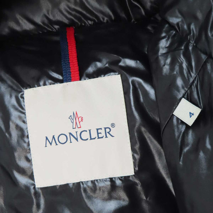 MONCLER 
フード ナイロン 
AGNEAUX GILET ダウンベスト