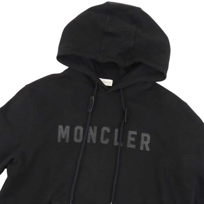 MONCLER 
FELPA CON CAPPUCCIO レザー 刺繍 
ロゴ フーディ