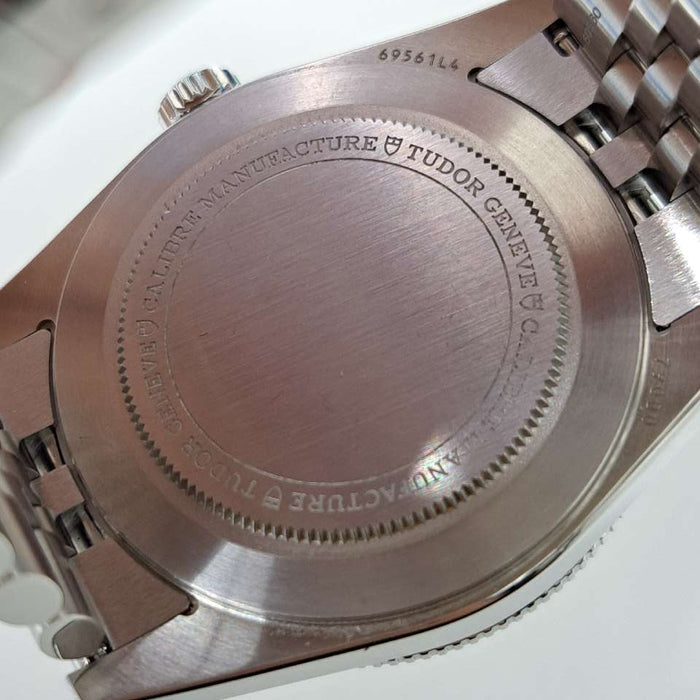 【WHOLESALES】
TUDOR 
79000 
Black Bay 54 
Box, warranty card, links