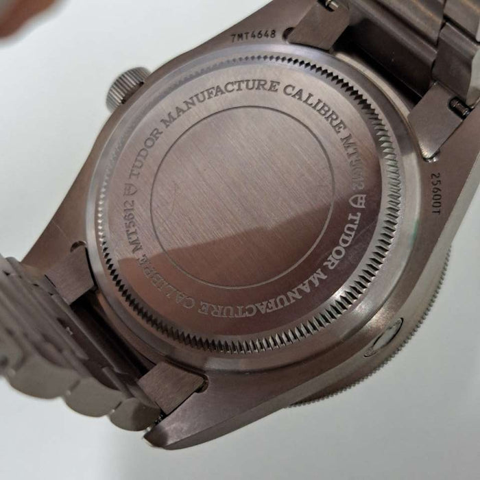 【WHOLESALES】
TUDOR 
25600TN 
ペラゴス 
箱　ギャランティ　純正ラバーベルト×1(使用感小)　エクステンションベルト×1　純正尾錠×2